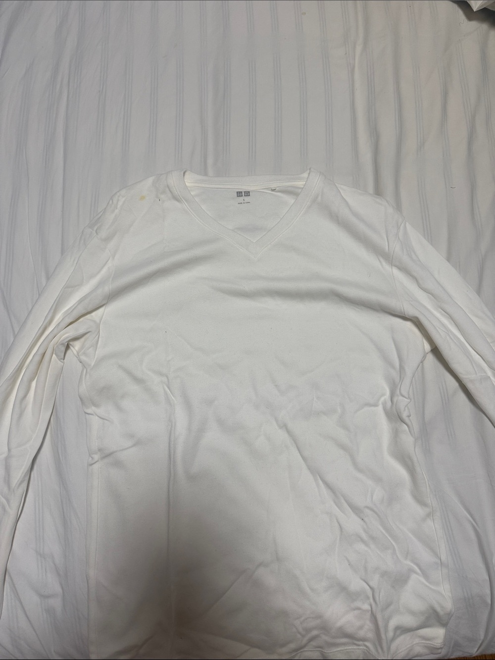 Uniqlo White Long Sleeve V-Neck Shirt